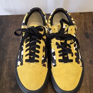 Stylish Yellow and Black Womans Sneakers
